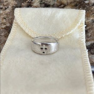 2 day sale🎉 James Avery Ring. “Narrow crosslet”